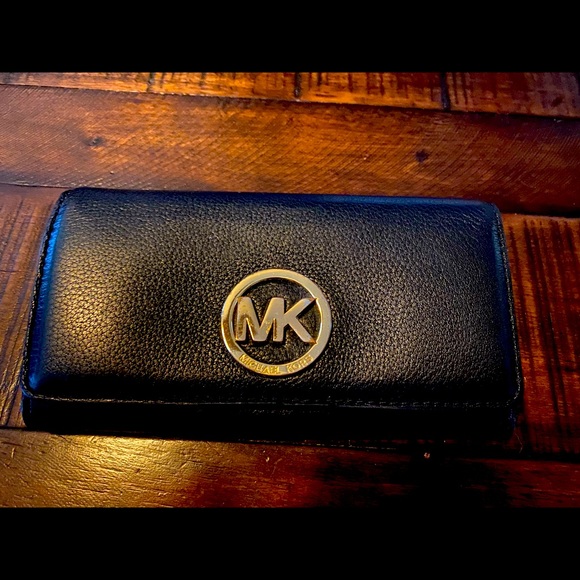 Michael Kors Large Logo Wallet Black - Picture 1 of 2